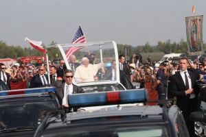 papież franciszek w brzegach